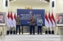 BAKOM RI Syahganda Nainggolan pada acara serah terima jabatan. Jarak Negara-Masyarakat Harus Lebih Dekat [RA]