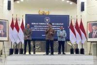 BAKOM RI Syahganda Nainggolan pada acara serah terima jabatan. Jarak Negara-Masyarakat Harus Lebih Dekat [RA]
