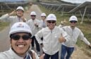 Swafoto ini menunjukkan karyawan dari PT Datang DSSP Power Indonesia saat sedang mengunjungi Pembangkit Listrik Fotovoltaik Laoyingyan di wilayah Binchuan, Provinsi Yunnan, Tiongkok barat daya. (Xinhua)
