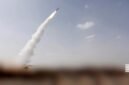 Foto yang bersumber dari Pusat Media Houthi ini memperlihatkan peluncuran rudal yang diduga mengarah ke Mocha di Yaman, pada 9 Agustus 2026. (Xinhua)