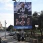 Foto yang diabadikan pada 19 Oktober 2026 ini memperlihatkan papan reklame berisi kampanye Partai Likud yang dipimpin Perdana Menteri Israel Benjamin Netanyahu di Yerusalem. (Xinhua)