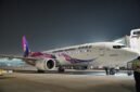 
Pesawat Shenzhen Airlines dengan nomor penerbangan ZH161 tiba di Bandara Internasional Soekarno-Hatta di Tangerang, Banten, pada Selasa (20/10). (Kemenpar)