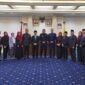 Sekdaprov Marindo Kurniawan foto bersama 13 Pejabat Baru