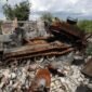 Foto yang diabadikan pada 15 Agustus 2024 ini menunjukkan sebuah tank Ukraina yang hancur pascaserangan Rusia di Toretsk. (Xinhua)