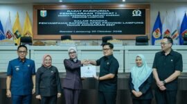 Wagub Lampung Sampaikan Dokumen Raperda 2027