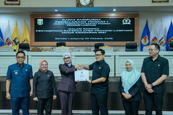 Wagub Lampung Sampaikan Dokumen Raperda 2027