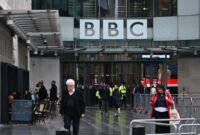 Foto yang diabadikan pada 20 Oktober 2026 ini menunjukkan eksterior Broadcasting House British Broadcasting Corporation (BBC) di London, Inggris. (Xinhua)