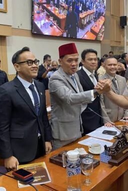 Rapat Paripurna DPR Sahkan Komjen Pol Suyudi Ario Seto Sebagai Kapolri Baru
