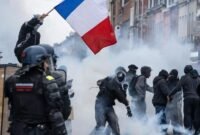 Pengunjuk rasa terlihat di Lille, Francis, pada 24 Oktober 2026. Sekitar 410.000 orang ikut serta dalam gelombang baru aksi unjuk rasa di seantero Prancis pada Sabtu (24/10), lapor saluran berita BFM TV, mengutip Kementerian Dalam Negeri Prancis. (Xinhua)