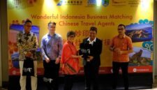 Suasana sesi business matching antara agen perjalanan Tiongkok dan pelaku industri pariwisata Indonesia dalam rangkaian Famtrip di Labuan Bajo, Kabupaten Manggarai Barat, Provinsi Nusa Tenggara Timur. (Kementerian Pariwisata Republik Indonesia/Xinhua)
