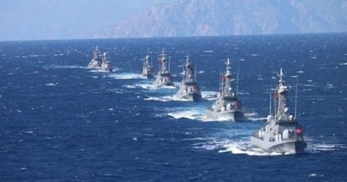 Foto yang diabadikan pada 24 September 2026 ini menunjukkan sejumlah kapal dalam latihan militer bersandi 